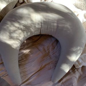 Snuggle me organic nursing pillow